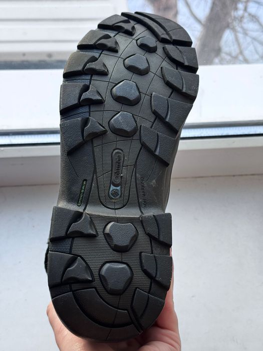 Продам ботинки зимние COLUMBIA