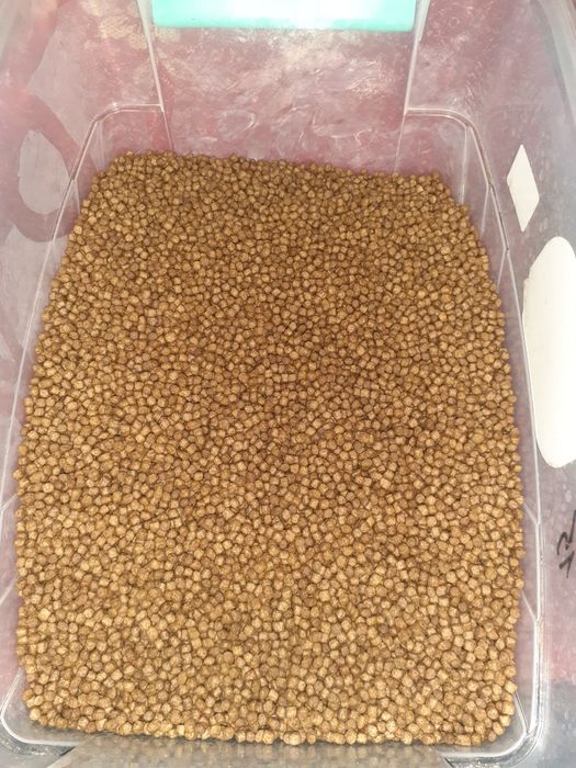 Продаю корма для рыб