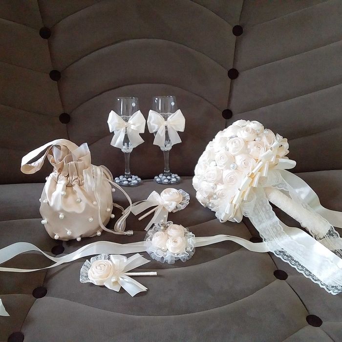 Букет невесты свадебный, бутоньерки и сумочка невесты