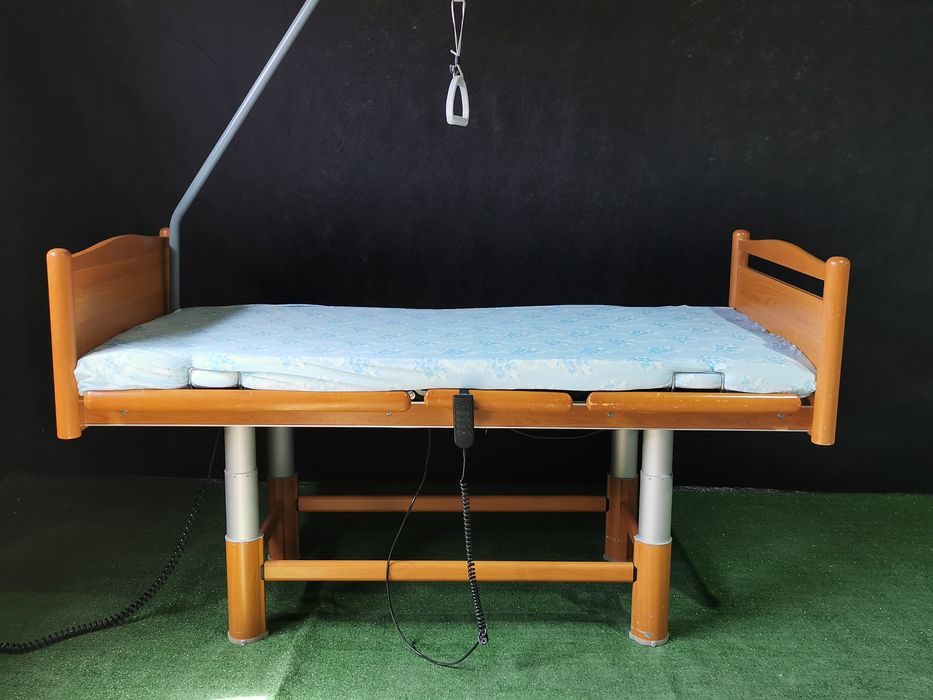 Електрическо болнично легло