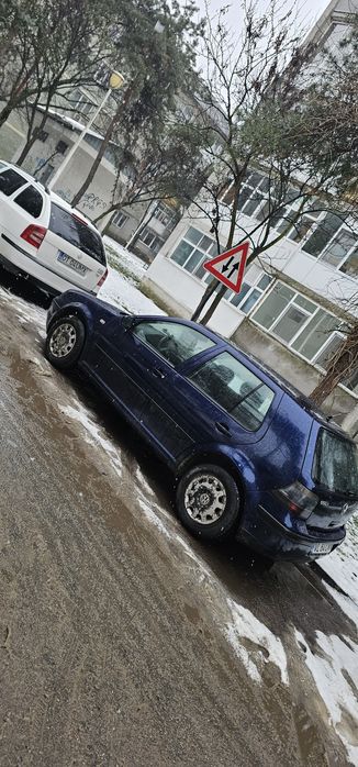Vând Golf 4 1.4, acte valabile pana anul următor,fiscal pe loc.