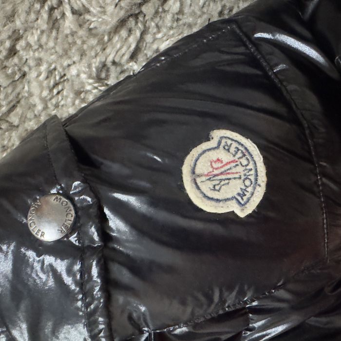 geaca moncler cu defect la maneca