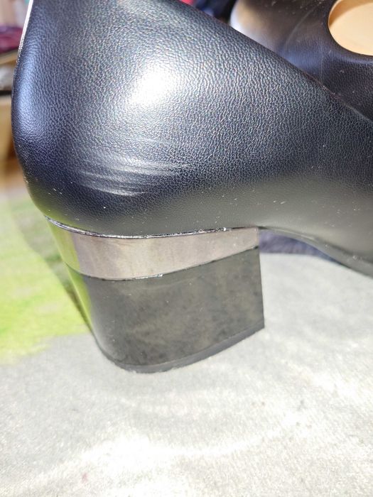 Обувки с дебел ток