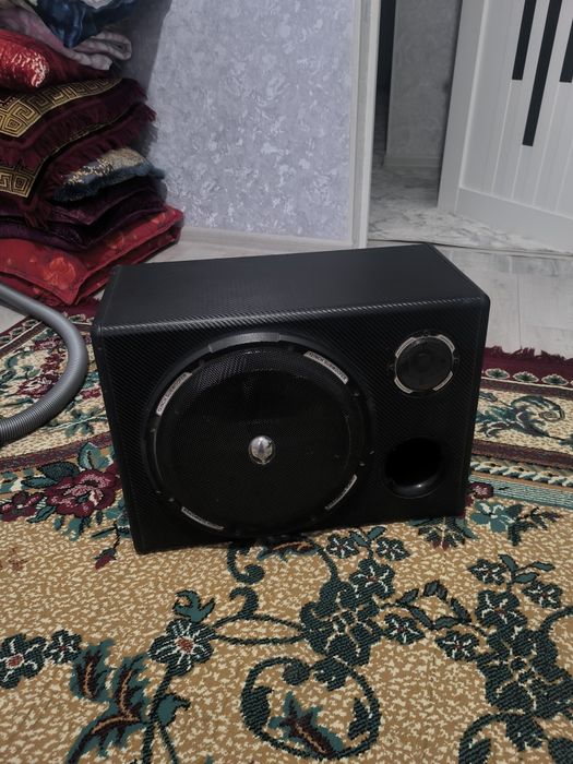 Zo'r zavodskoy subwoofer sotiladi