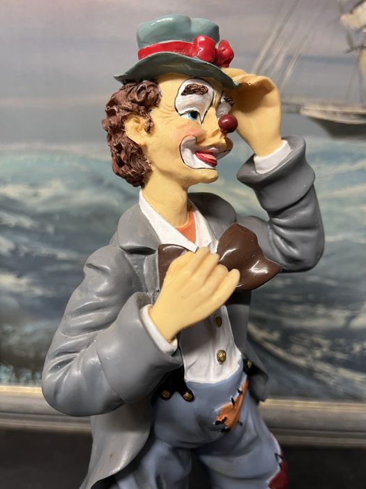 Колекционерска фигура-“Циркът идва в града”.