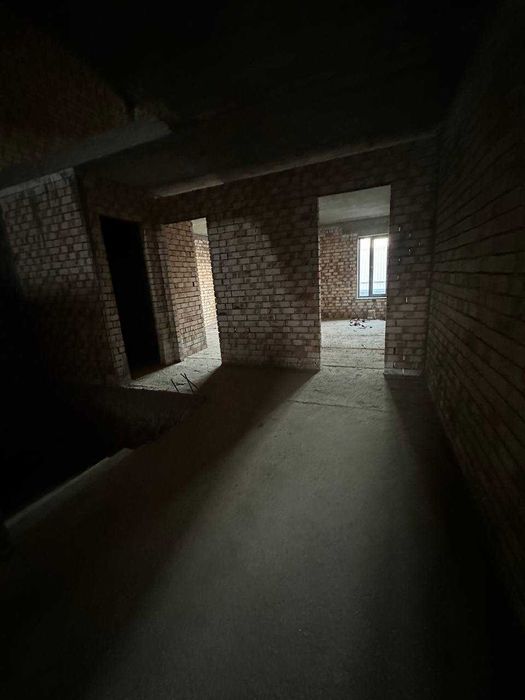 Катеж сотилади Урикзорда Масжиди оркасида