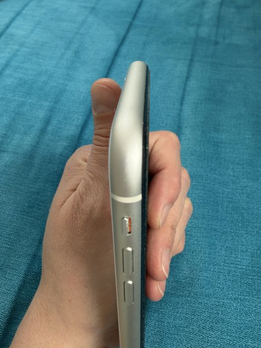 Телеофн Iphone 11 бял, 64 GB