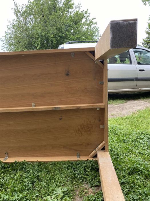 Масивни дървени маси