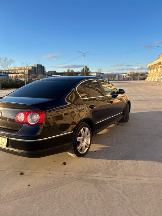 Vând passat b6 .