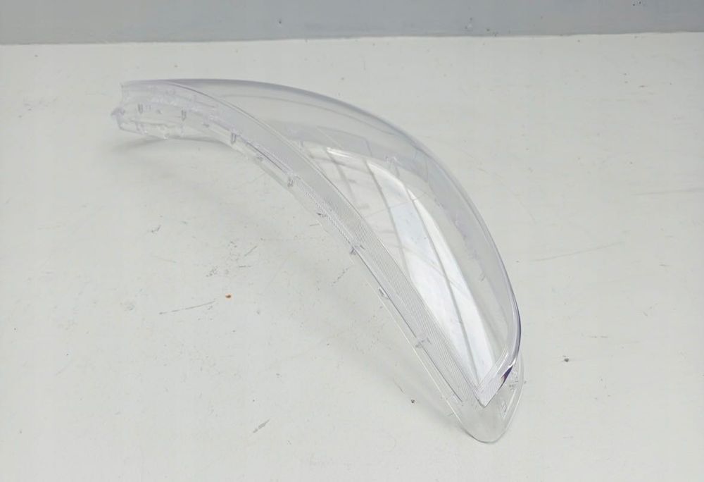 Стъкло за десен фар за Хюндай И30 3та генерация. Нов!