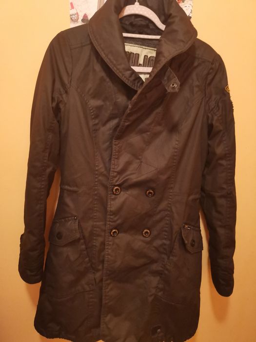 Промоция на дамско яке с гъши пух и яке KHUJO