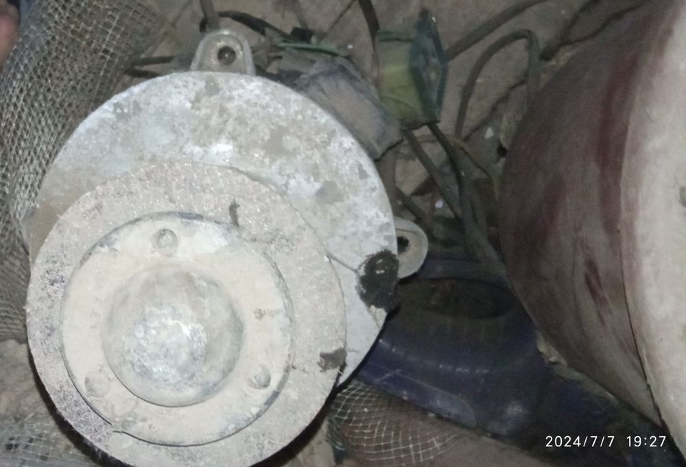 Kır mashina matori ishlagan Va ishlayotgan