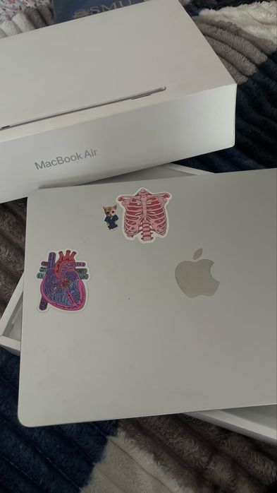 Продается макбук air 13