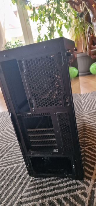 Кутия за компютър