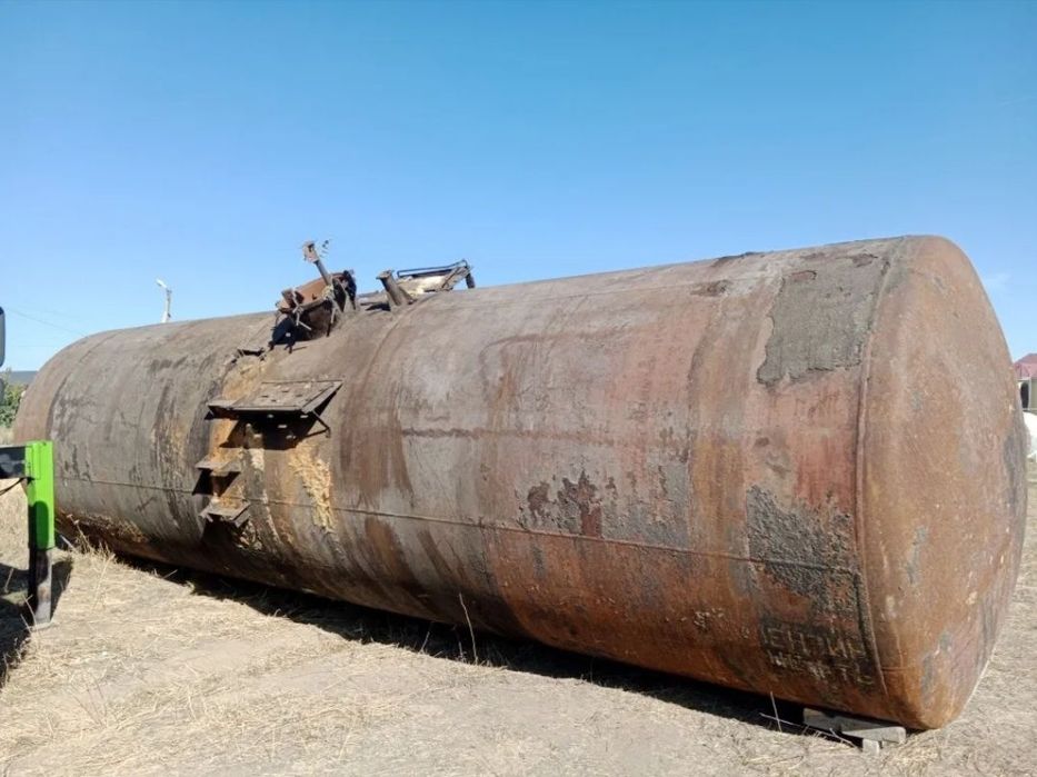 ЦИСТЕРНА ёмкосьти 60,65 кубов.