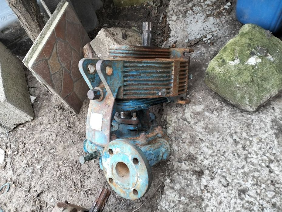 Vând pompe presiune irigat