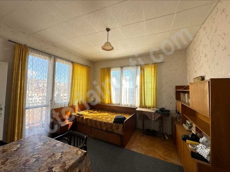 Продава се Двустаен апартамент в Велико Търново, Център - 74 кв.м за 1068 €/кв.м - Снимка #3