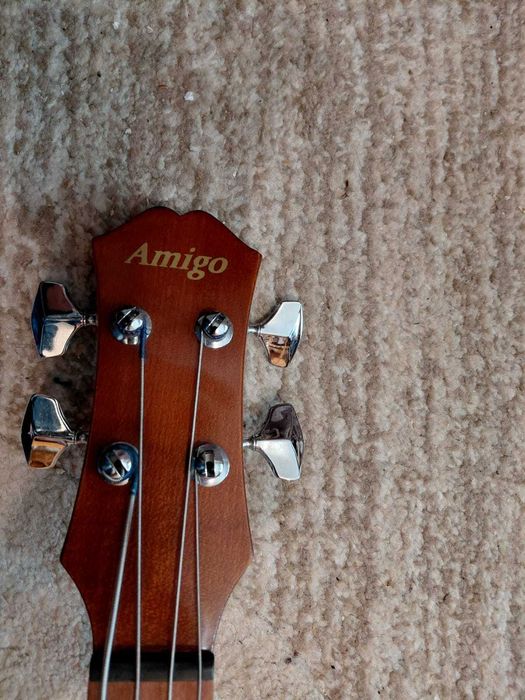 Chitara Bass Acustica Hora,stare impecabila(cu husa de tansport)- fabricata pentru export.