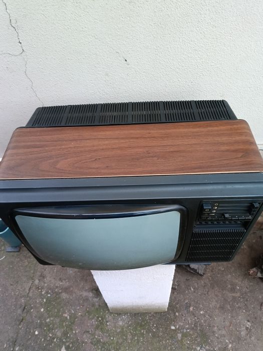 Телевизор София 85 антика