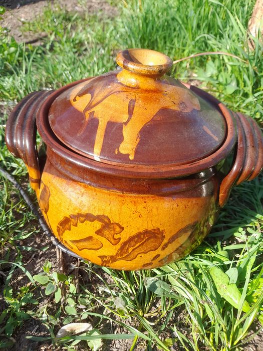 Продавам глинен гювеч цена 50 лв