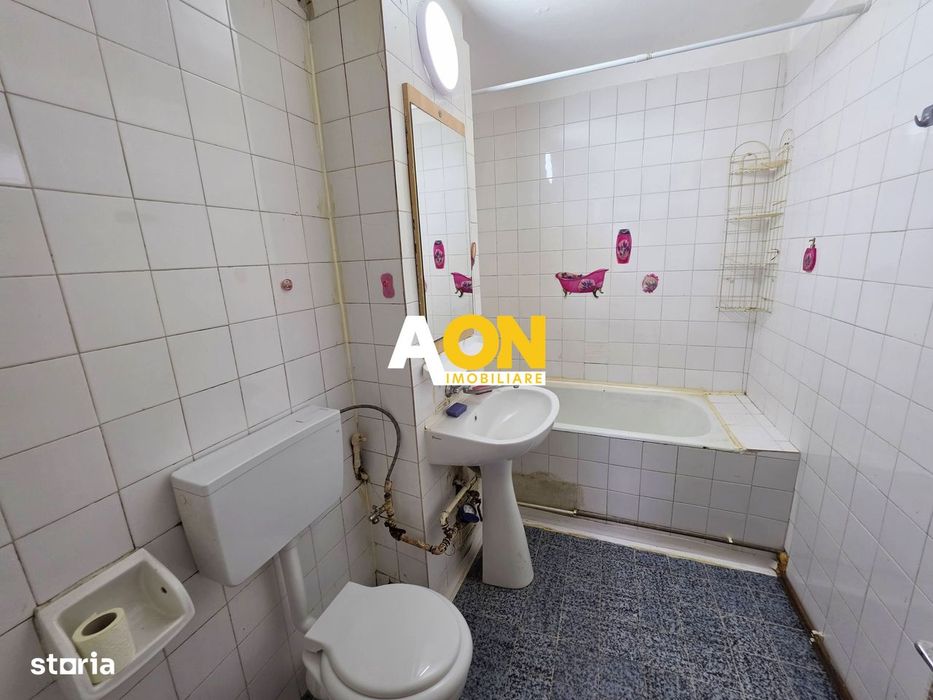 Apartament 2 camere, etaj 1, decomandat, 57 mp utili, 2 balcoane, boxa