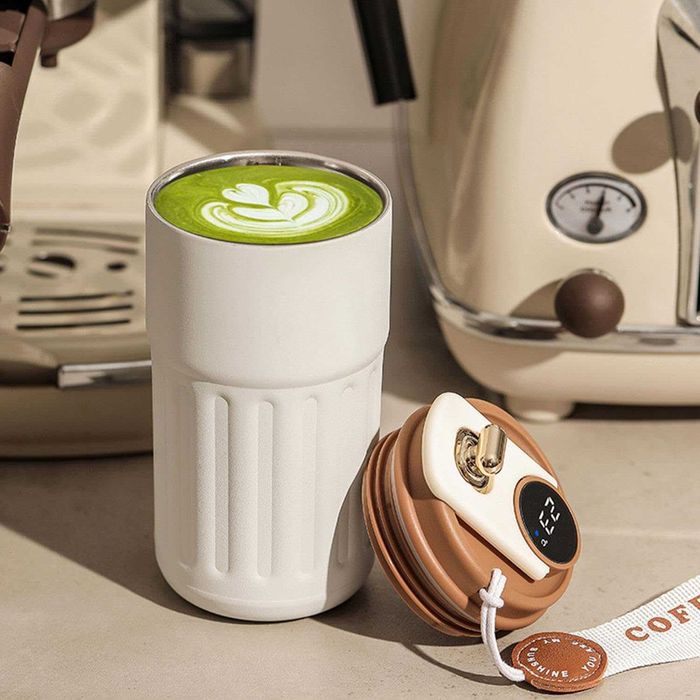 Преносима термо чаша с интелигентен LED дисплей за температура