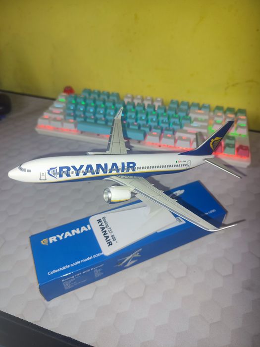 Vand macheta Ryanair
