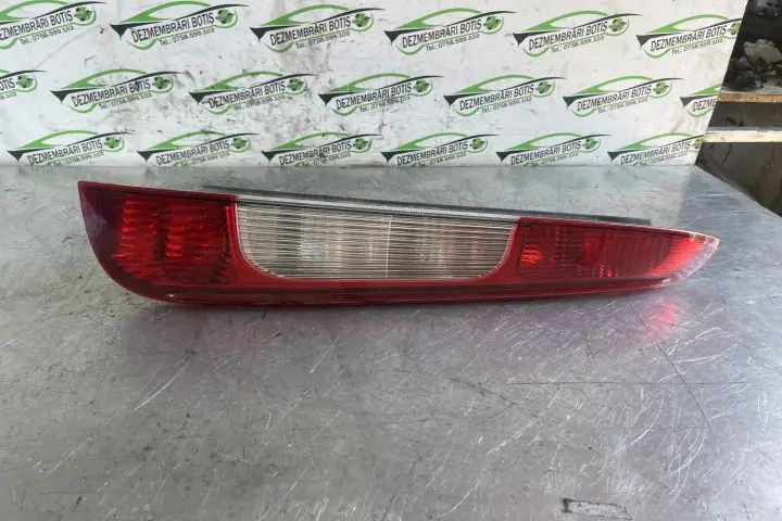 Lampa / Tripla stop dreapta pe aripa Ford C-Max 2004 1.8 MT (125 hp)