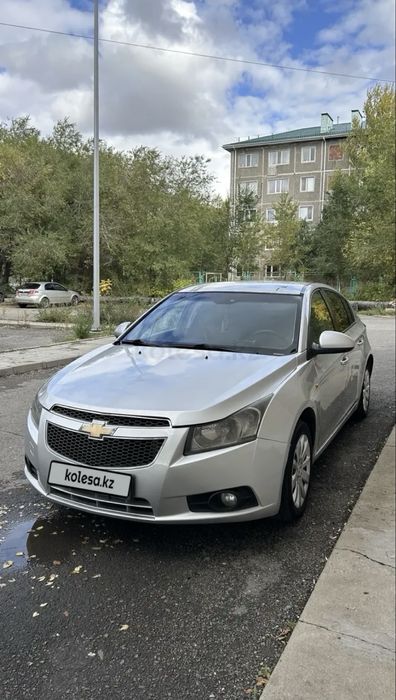 Шевроле круз хэтчбек 1.6 продам