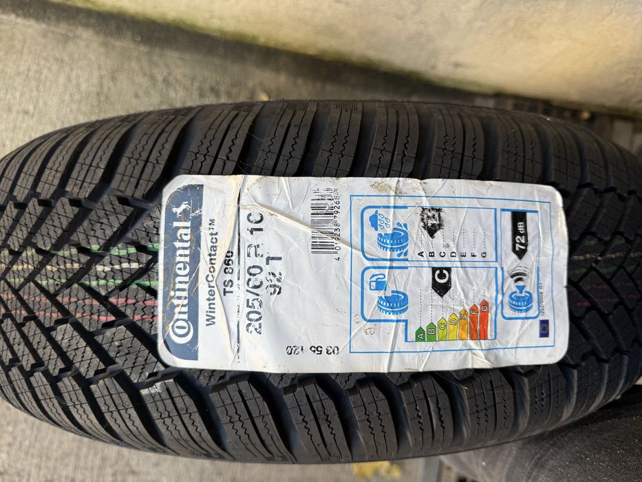 Vand anvelopa 205/60/16 continental wintercontact noua