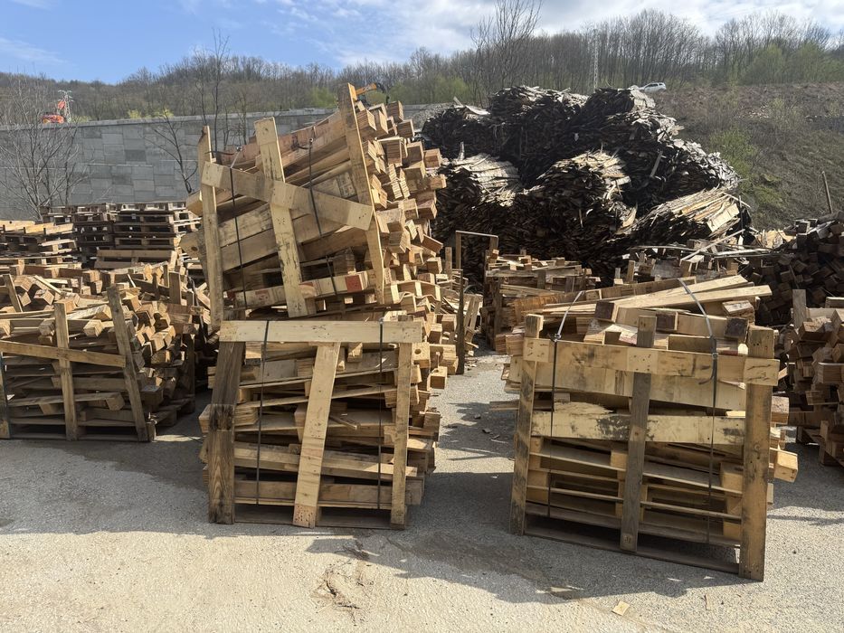 Продавам изрезки и кубчета за огрев