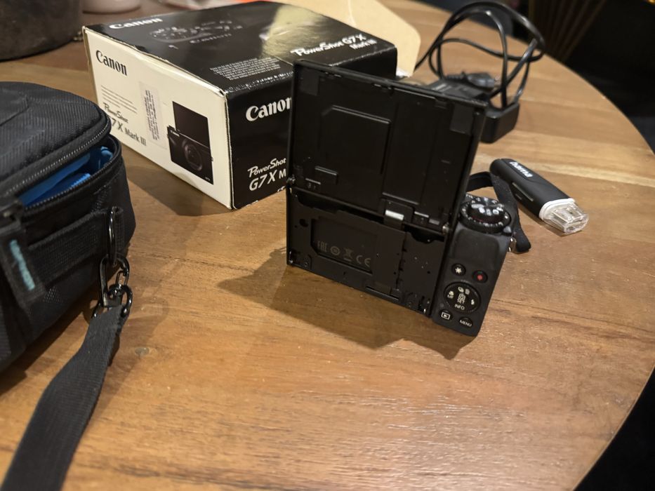 Camera Canon G7X Mark 3