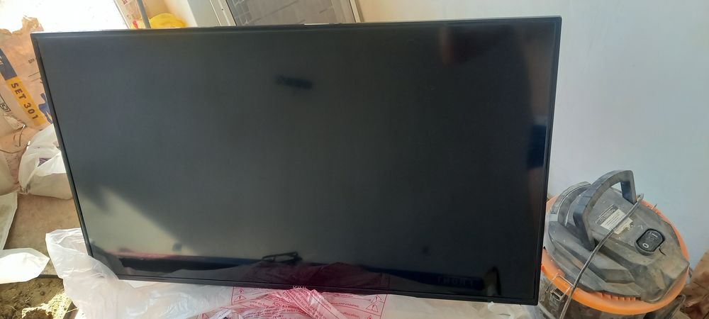 Телевизор KIVI 40" (102см)