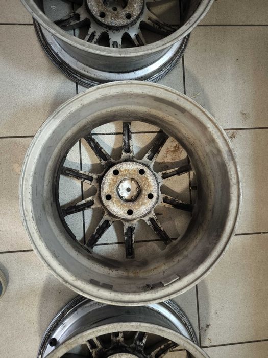 4 Джанти 16 цола, свалени са от Ауди B8