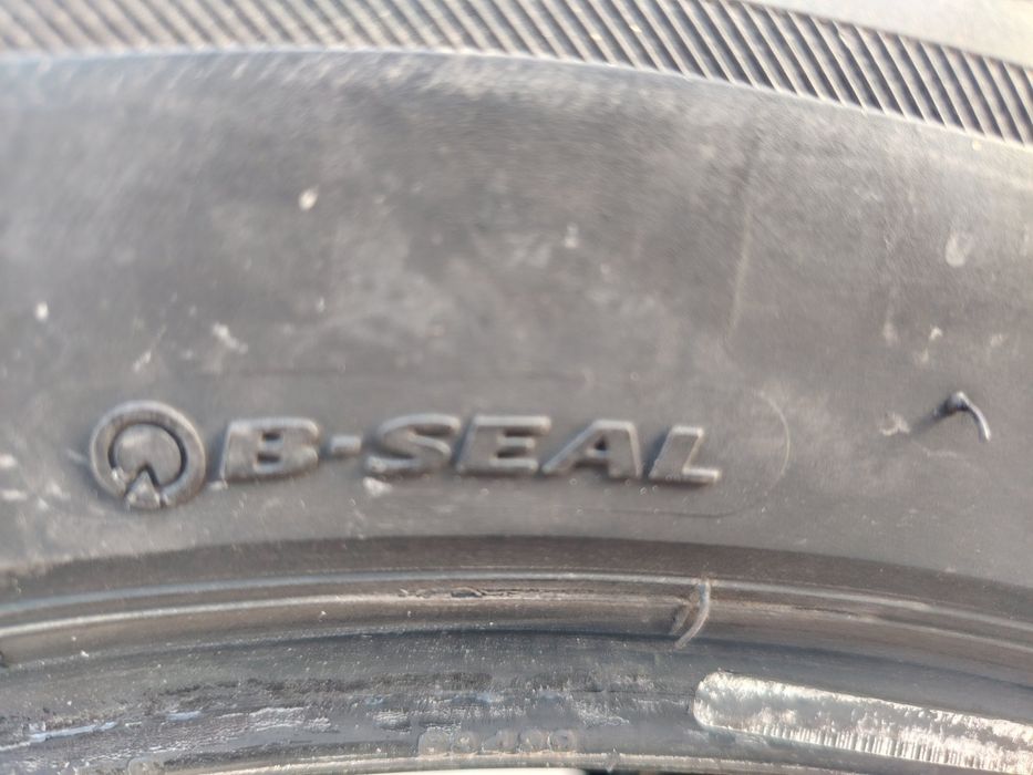 Перфектни 4бр.215/65/17 Bridgestone B seal dot2721