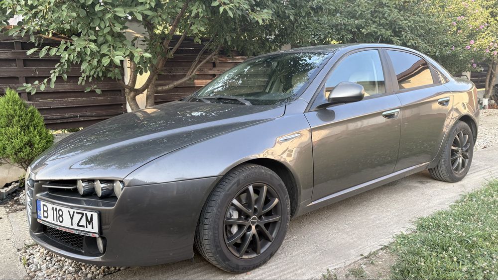 Alfa Romeo 159 2008 gri metalizat