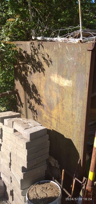 Продам металлический бак