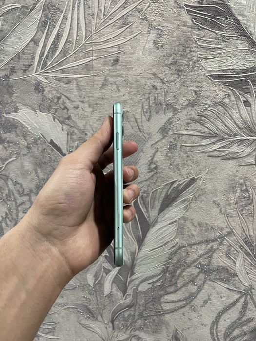 Продам iPhone 11 64gb в идеальном состоянии