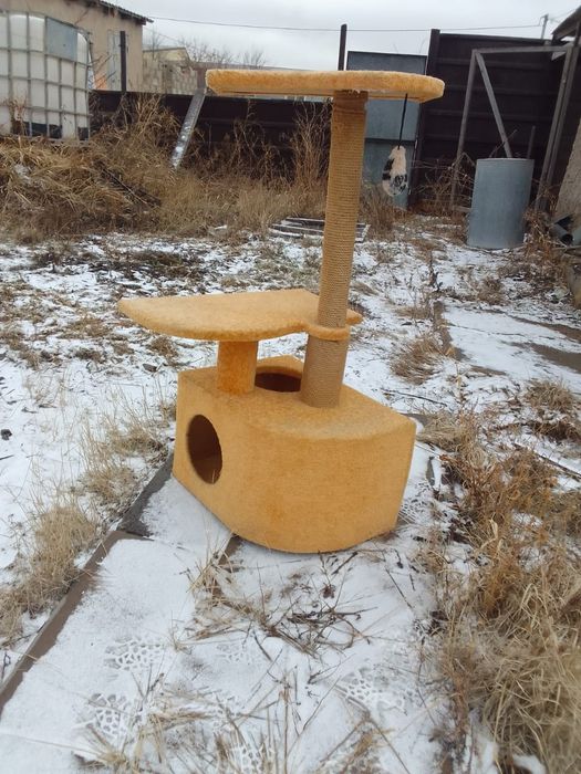 Домик для кота б/у