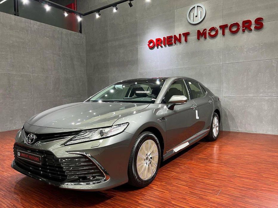 Срочно продается Toyota Camry 2023