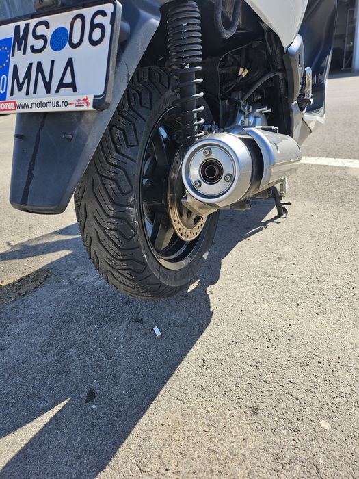 Yamaha X Max 250