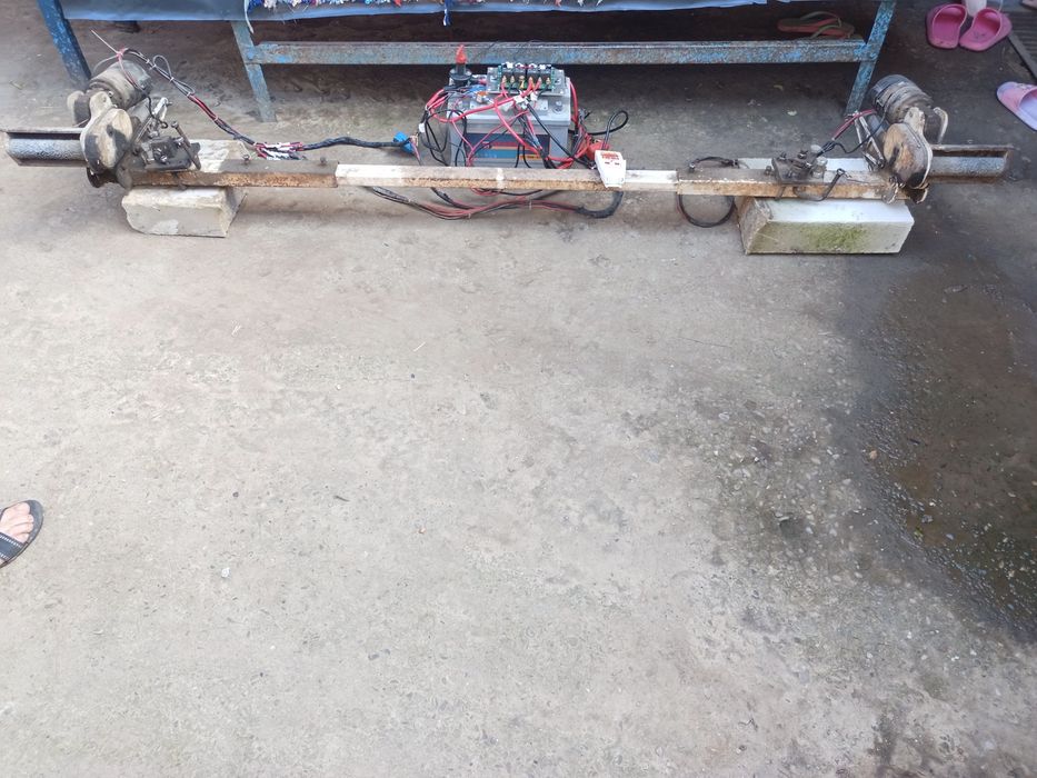 Vând mover 1300 kg