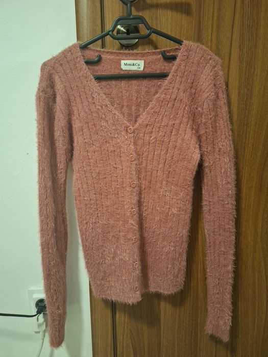 Cardigan cu nasturi roz