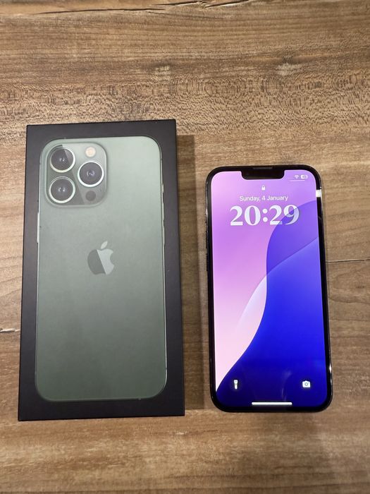 IPhone 13 Pro, 256GB + подарък 2 кейса