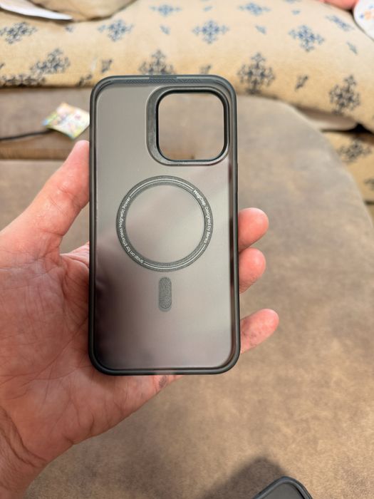 Iphone 14 pro max -Uag ,spigen,Esr hololock ,benks