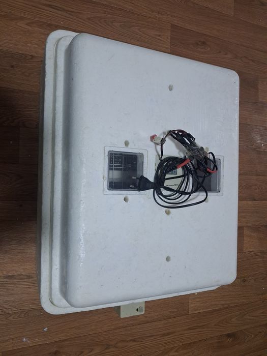 Инкубатор несушка 77