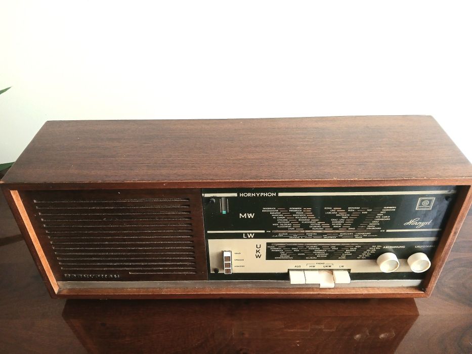Radio cu lămpi Hornyphon W445A,ani 1965-66..