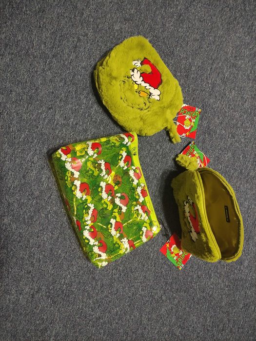 Чантичка и несесер Sinsay Grinch, пухкава чантичка, прозрачен несесер