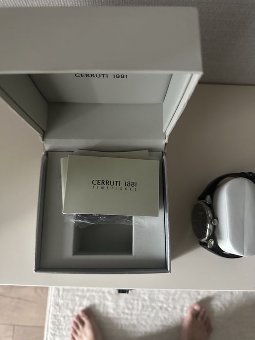 Продам б/у наручные часы марки Cerruti