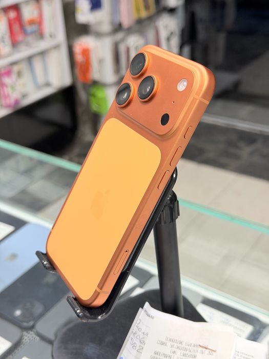 Apple iPhone 17 Pro 256GB Cosmic Orange